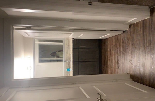 Modern 1 bedroom loft apartment Trinity Grove near Down town with Dallas City view.