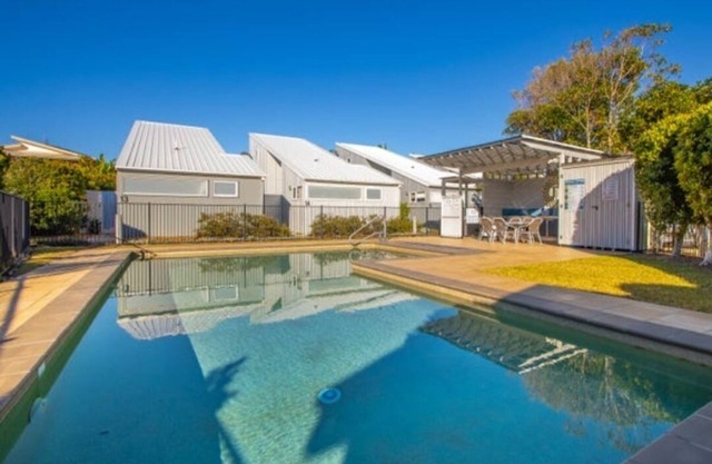 Modern 1 Bedroom Pet Friendly Air-conditioned Unit in Casuarina NSW