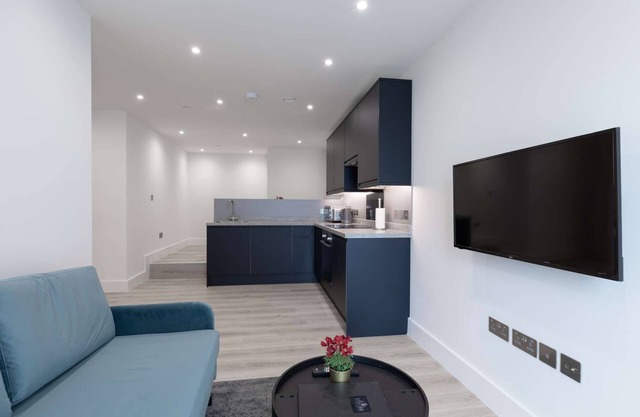Modern 1-Bedroom Stay in Stratford | Ideal for Business or Leisure