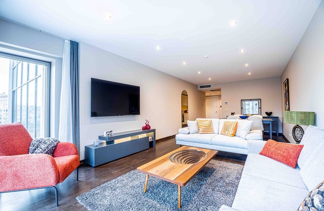 Modern 1bdr Residence | With Pool, Gym & Parking