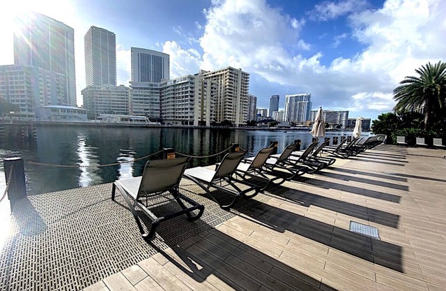 Modern 1BR/1BA Apartment with Kitchen | Miami Beach