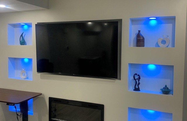 Modern 1BR Entire suite near the Airport