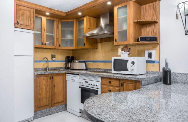 Modern 2-Bed Apartment | Taurito Resort | Sleeps 6