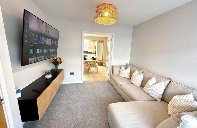 Modern 2-bed house, Coventry with EV charger