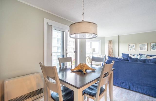 Modern 2-bedroom, 2-bathroom condo in adorable Old Orchard Beach with WiFi