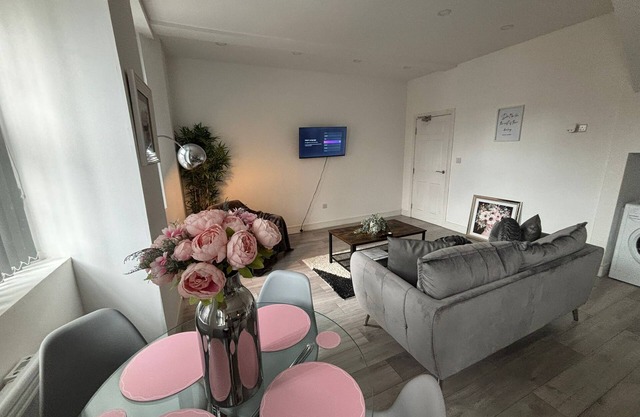 Modern 2-Bedroom Apartment in Bolton – Prime Location (BL1 2PG)