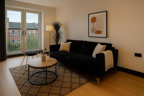 Modern 2-Bedroom Flat with Balcony in Central Location
