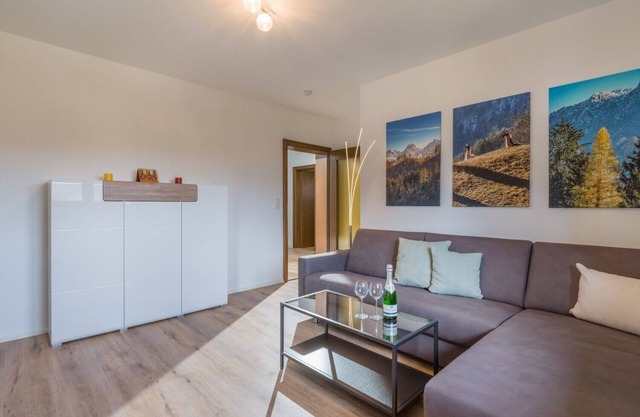 Modern 2-room vacation apartment on the outskirts ,balcony,Wlan