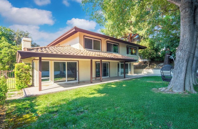 Modern 2-Story Home in Thousand Oaks, Near LA Hotspots
