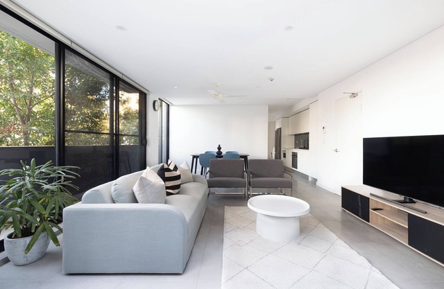 Modern 2BR Apartment Close to UNSW, Parks & CBD
