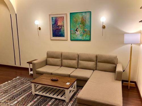 Modern 2BR Apt in Downtown - Mint Stays 42
