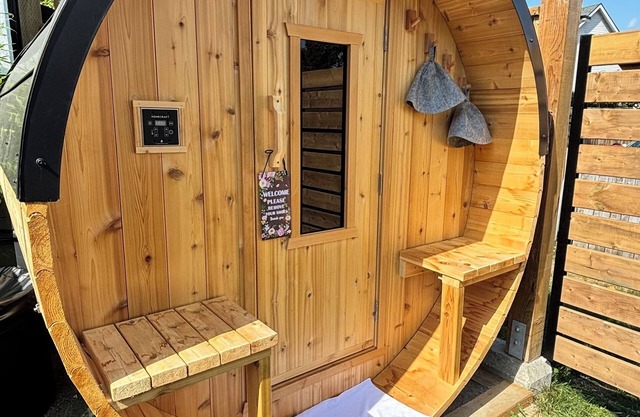 Modern 2BR Suite with Sauna, Cold Pl, Private Yard, & EV – Pet Friendly