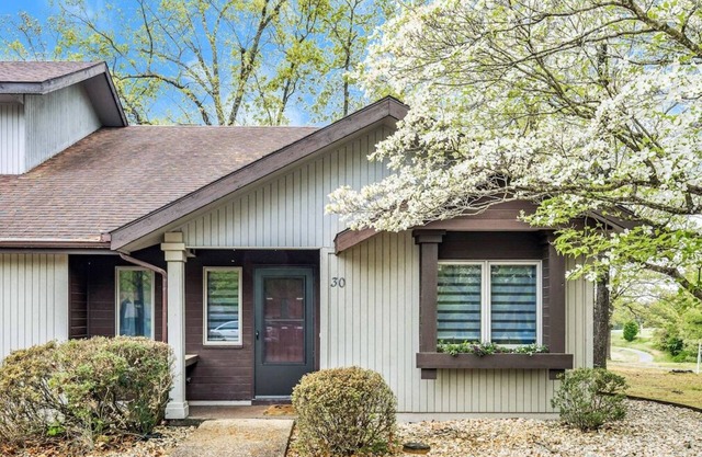 Modern 2BR Townhouse | Near Bike Trails & Golf