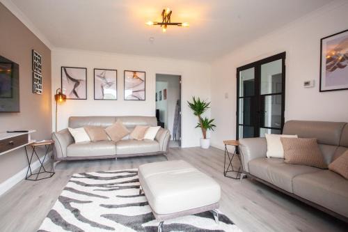 Modern 3 Bed Flat Balloch