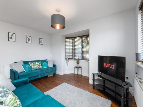 Modern 3 Bed House For 5- City Central - Parking