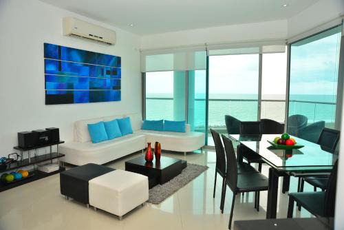 Modern 3 Bedroom Apartment with sea-beach view