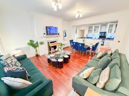 Modern 3-Bedroom Baker Street flat near Mayfair, Oxford Street & West End