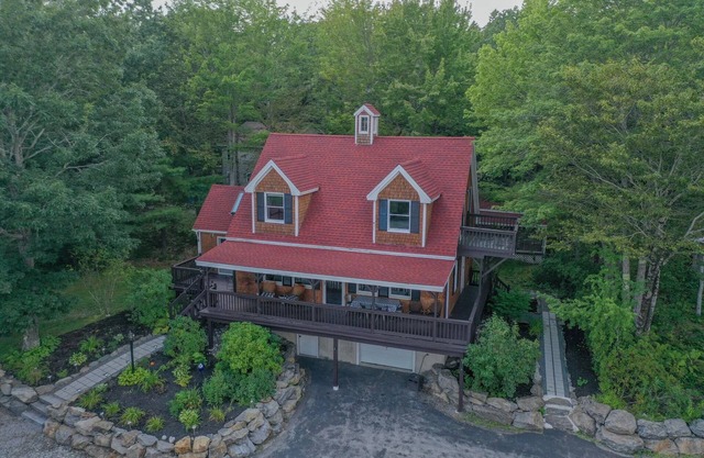 Modern 3BR/2BA Home with Stunning Ridge Views & Private Hot Tub