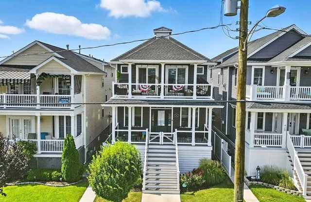 Modern 3BR/2BA OCNJ Condo w/Deck, Gourmet Kitchen & Boardwalk Steps