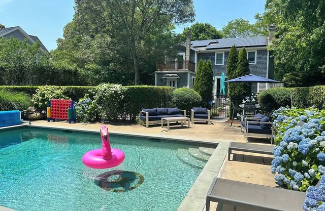 Modern 4 bed/3.5 bath Farmhouse, private HEATED POOL and AC on bike path