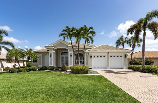 Modern 4 Bed 3 Bath Waterfront Home with Quick Gulf Access&Heated Pool