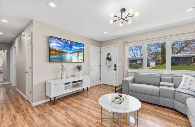 Modern 4 Bedrm House [5 w/divider], NEW 2nd Bathrm, Large Fenced Backyd w/Patio