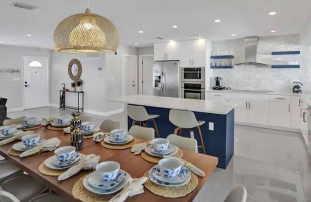 Modern 4 BR - Heated Pool - Game Room - Arcades- Kosher Option