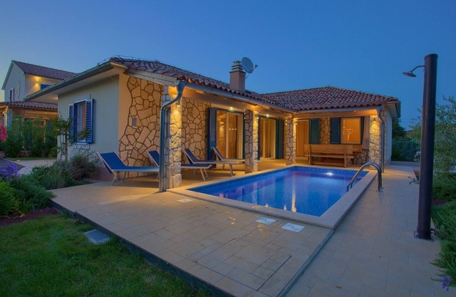 Modern 4* villa with high-quality furnishings and private pool