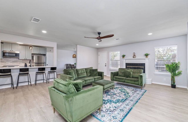 Modern 5-Bedroom Escape with TVs in Every Room & Room for Everyone