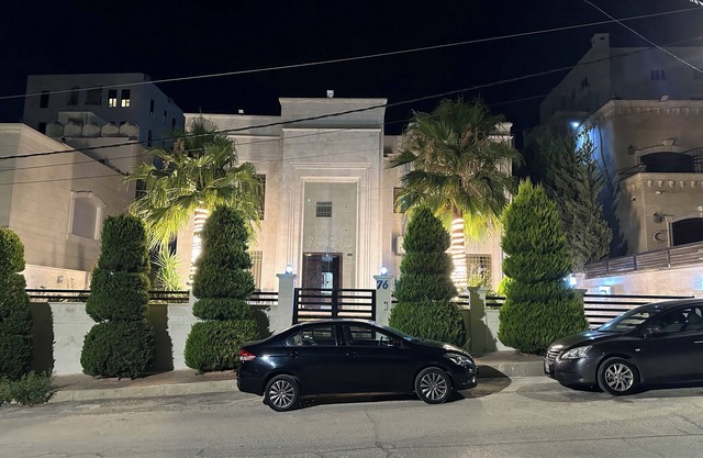 Modern 500 sqm spacious Villa of Superb location for family use