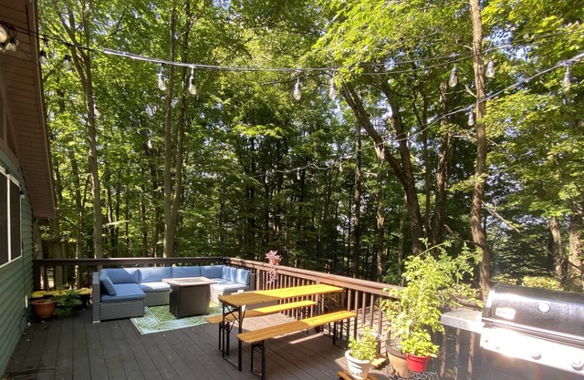 Modern and cozy- perfect for your Winter getaway!