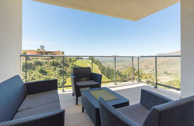 Modern and confortable apartment with swimming pool and great views