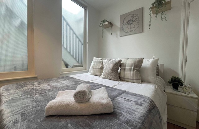 Modern and Luxurious 2 Bed Flat in Central Fulham