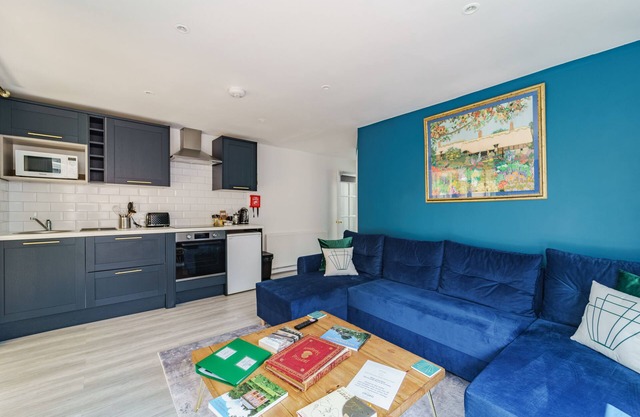 Modern apartment pet friendly includes parking