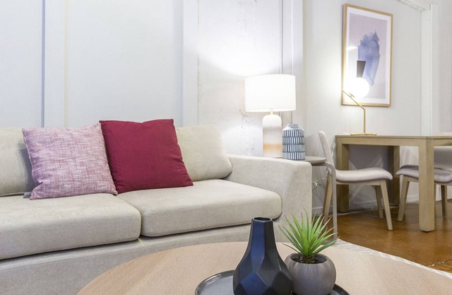 Modern Apartment in Prime Location (ID9143X30)