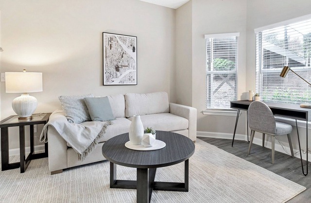 Modern Apartment in Prime Location (ID3310X78)