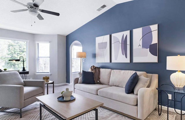 Modern Apartment in Prime Location (ID3560X2)