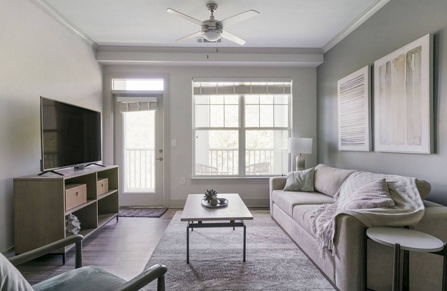 Modern Apartment in Prime Location (ID6167X30)