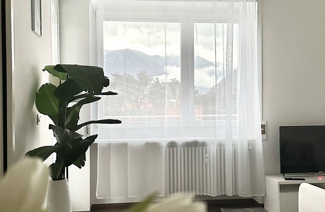 Modern apartment with astonishing view. 2 mins by foot from city center and lake