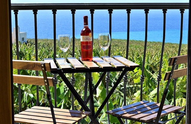 Modern apartment with sea view and great location.