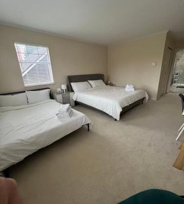 Modern bedroom in Vancouver West