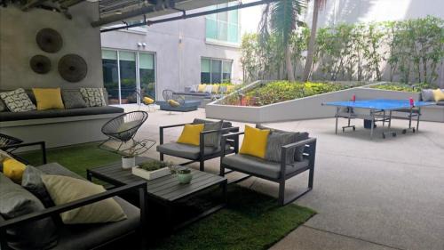 Modern Boutique Living in Culver City