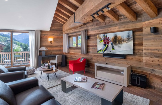 Modern bright chalet near slopes - 12 pers, 5 ch, parking, wifi, cleaning included