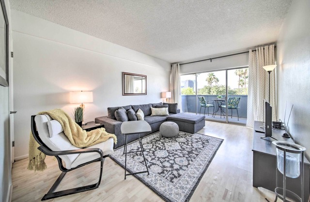 Modern City Condo Close to Downtown Phoenix!