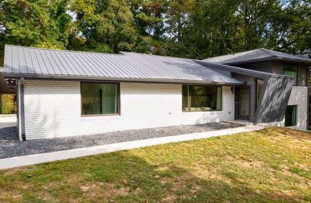 Modern Comfort near Gateway Sandy Springs, North Buckhead and Chastain Park