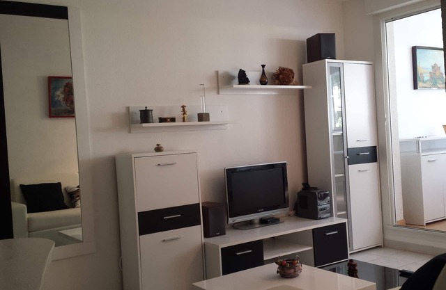 Modern, comfortable apartment, closed garage, 5 min from the sea on foot