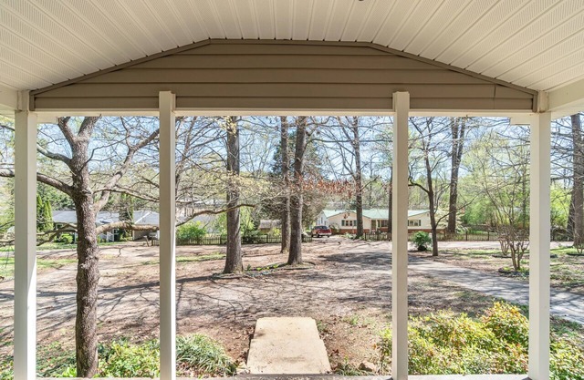 Modern comforts of home, close to all the amenities Madison Alabama has to offer