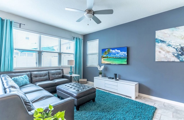 Modern Compass Bay Corner Unit w/Game Room | Pet Friendly | Sleeps 10