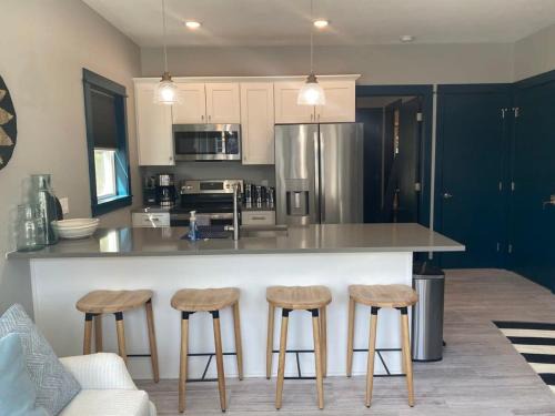 Modern Cottage Retreat