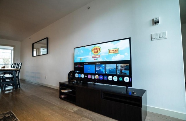 #Modern & Cozy 2BR 2BA in the Heart of Chinatown